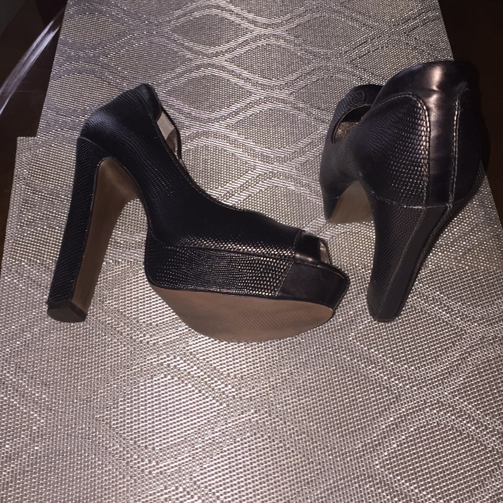 Open toed high heels - Picture 2 of 2
